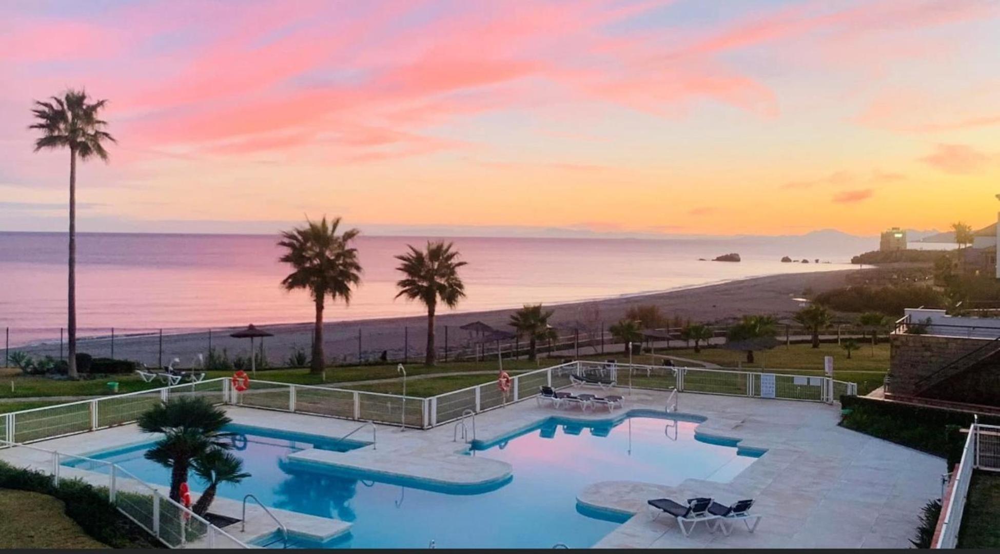 Bahia de Casares Premium Luxury-Casares Del Mar-Seaside Apartment מראה חיצוני תמונה